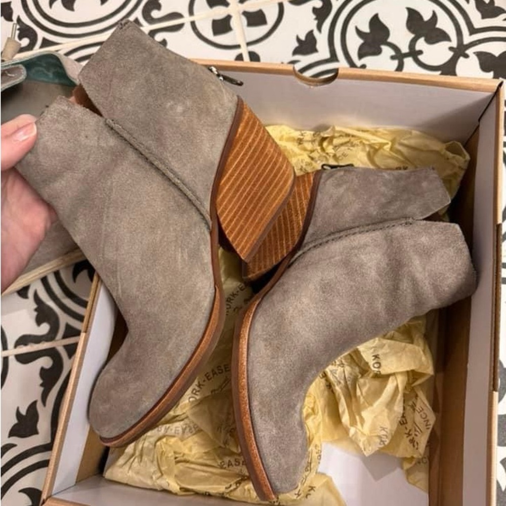 Like new korkease boots